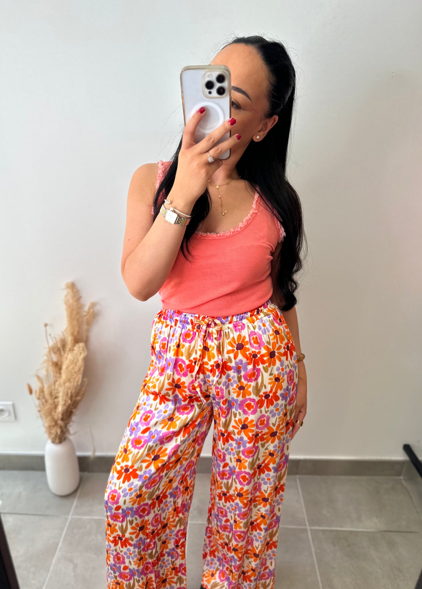Pantalon à motifs fleuries en viscose satiné