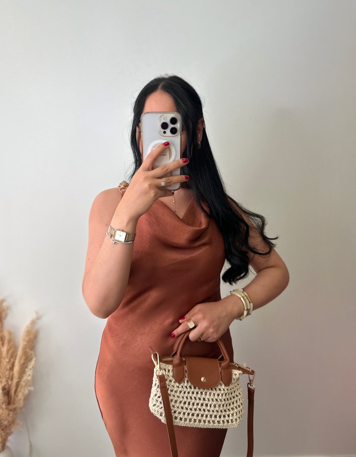 Robe longue satinée à perles terracotta