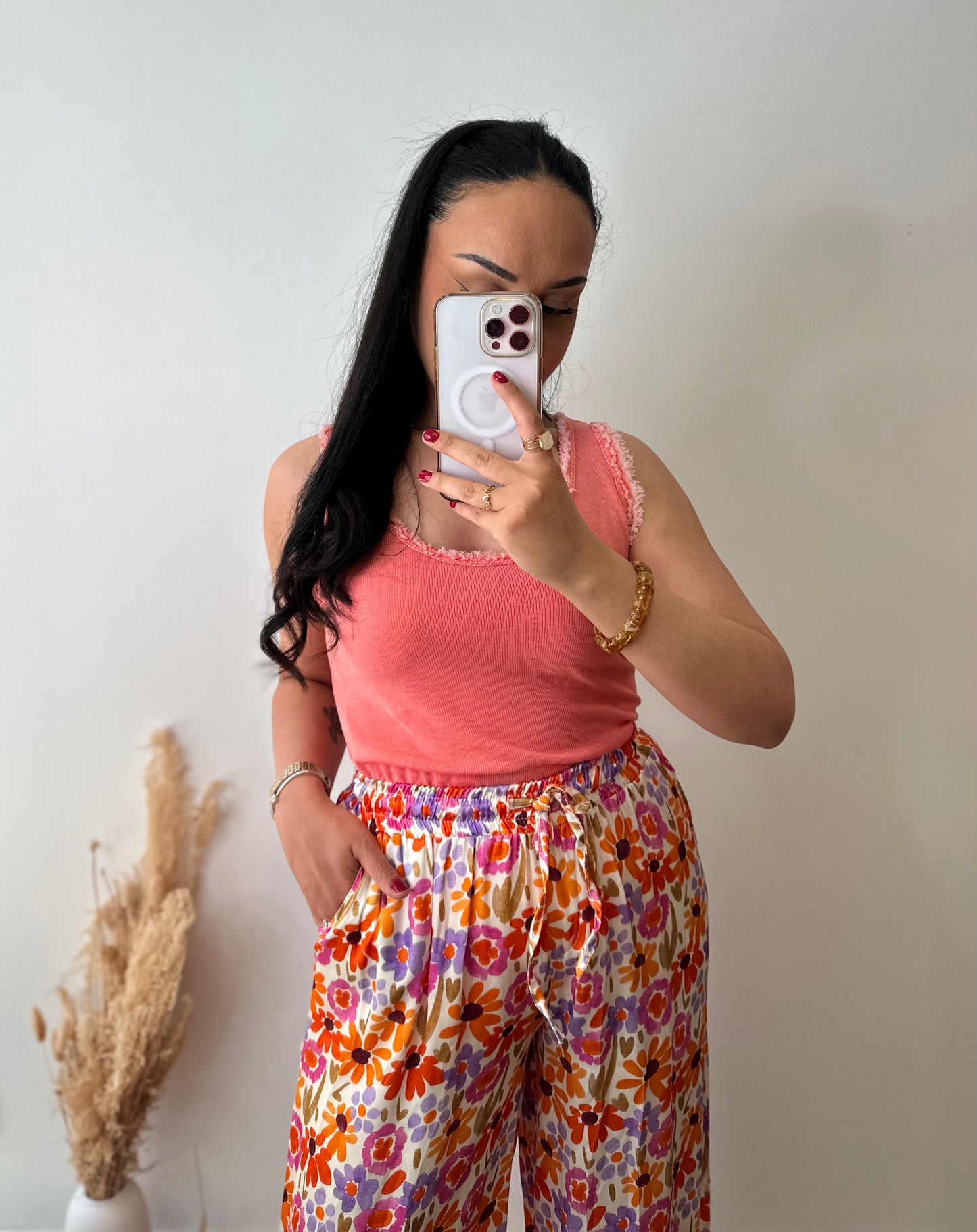 Pantalon à motifs fleuries en viscose satiné