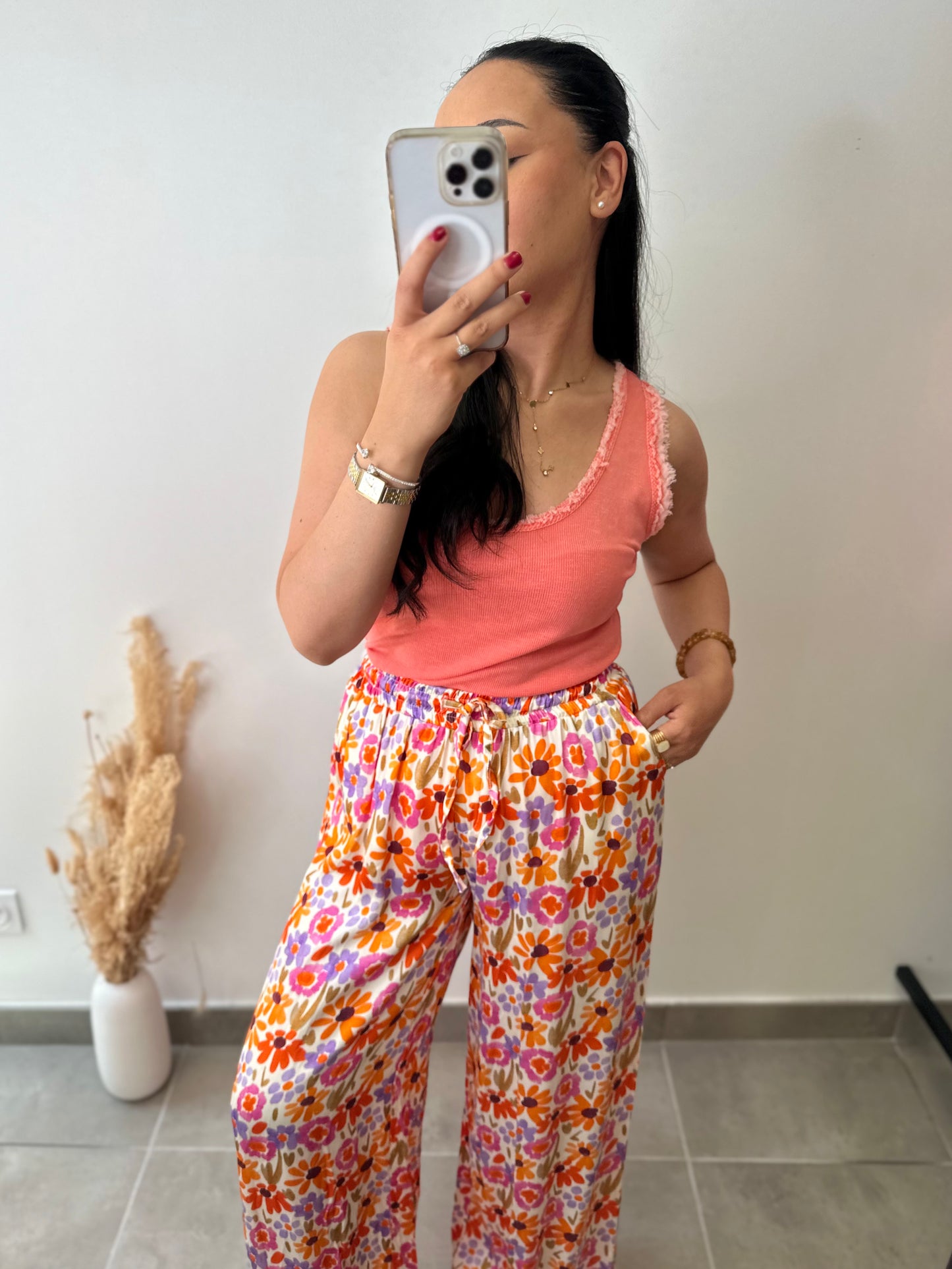 Pantalon à motifs fleuries en viscose satiné