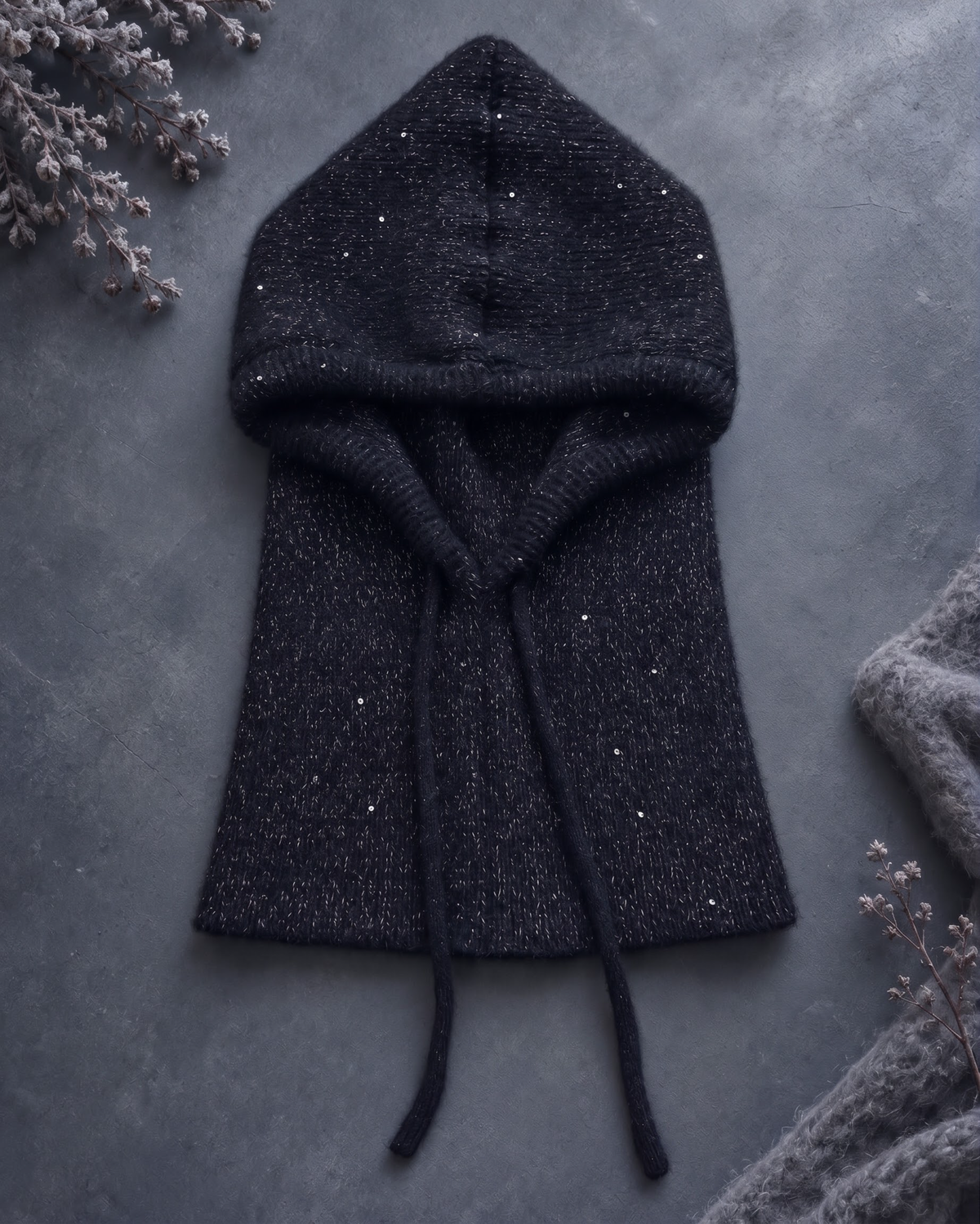 Cagoule noir à sequins et lurex